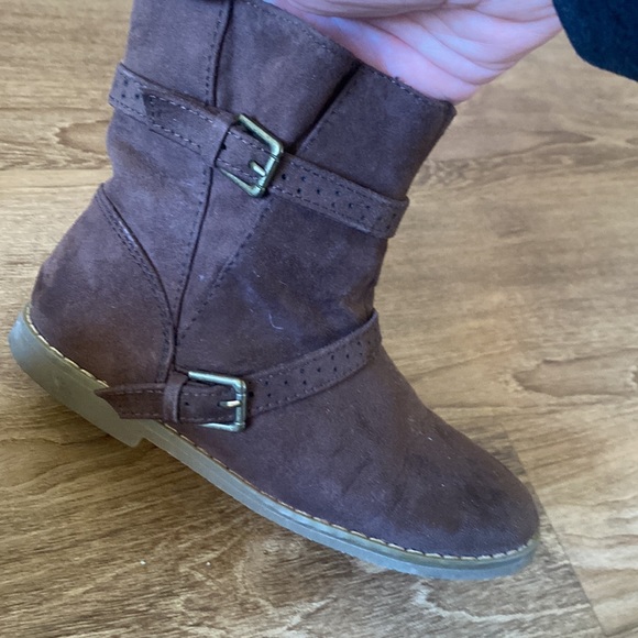 Girls brown boots great condition - Picture 3 of 3